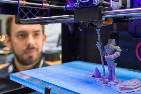 como ganar dinero con impresoras 3d