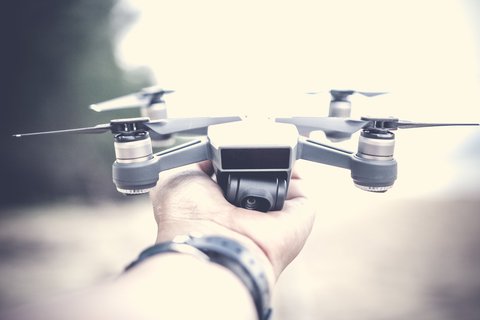 como aprender a volar un dron