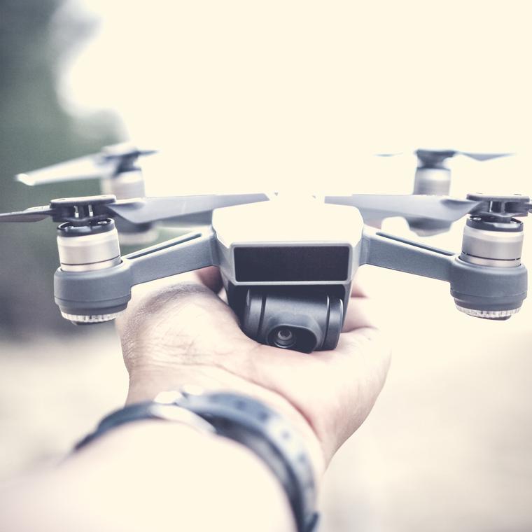 como aprender a volar un dron