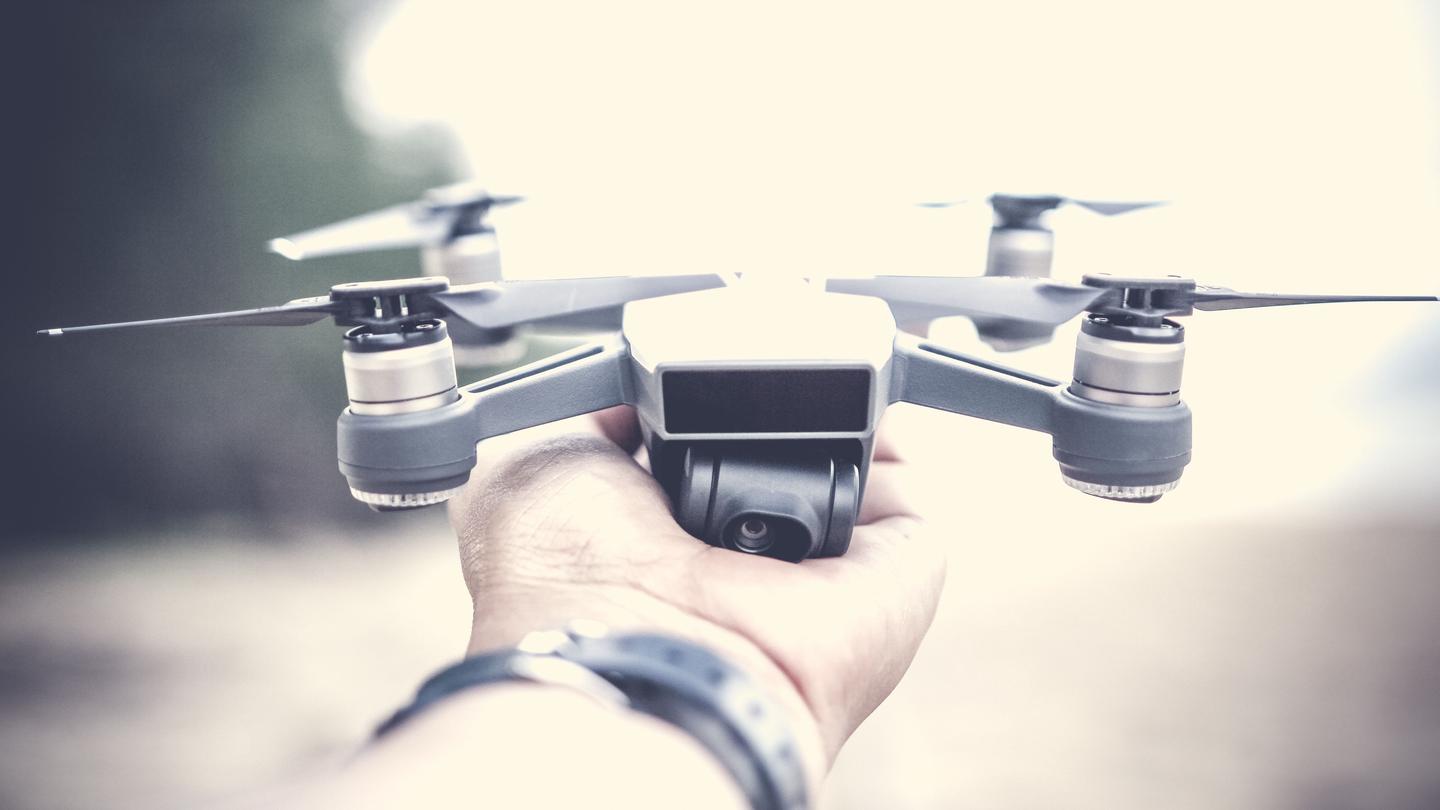 como aprender a volar un dron