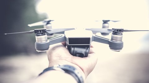 como aprender a volar un dron
