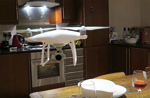 dron volar interior