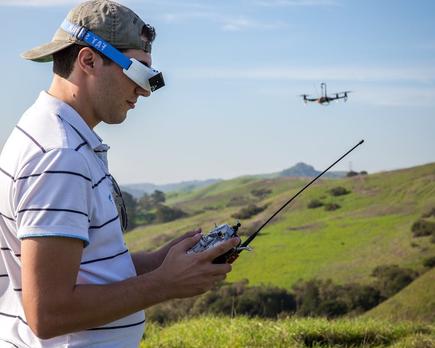 dron fpv