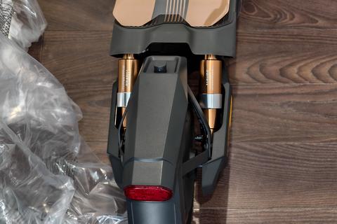 navee gt3 pro suspension trasera