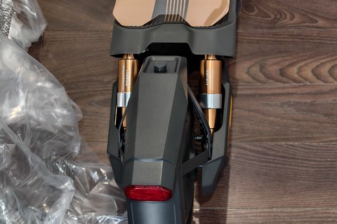 navee gt3 pro suspension trasera