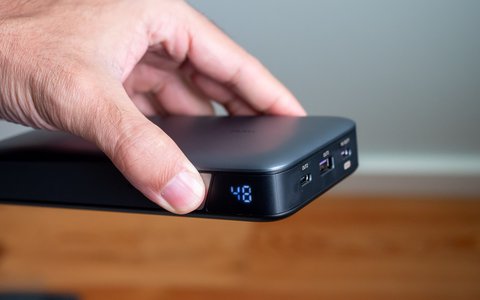 ugreen 145w power bank for laptop lateral