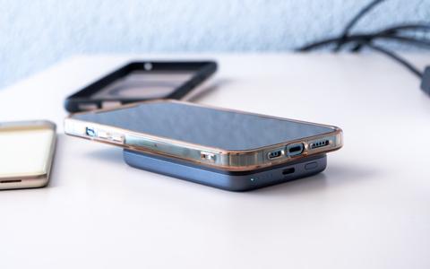 ugreen nexode magsafe 5000 mah con iphone