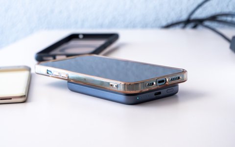 ugreen nexode magsafe 5000 mah con iphone