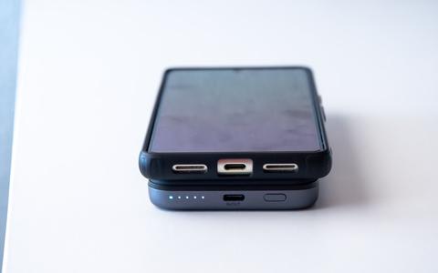 ugreen nexode magsafe 5000 mah leds