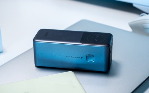 ugreen nexode power bank 100w 12000mah boton