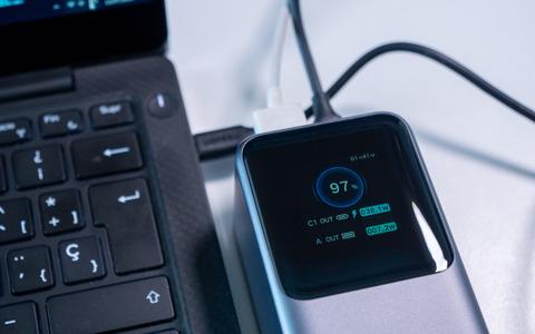 ugreen nexode power bank 130w 20000mah pantalla ordenador