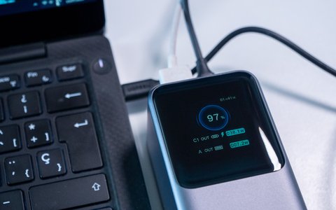 ugreen nexode power bank 130w 20000mah pantalla ordenador
