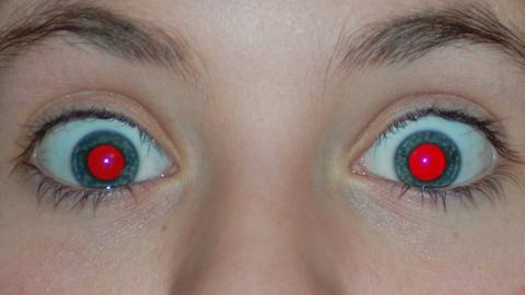 que causa ojos rojos fotografias