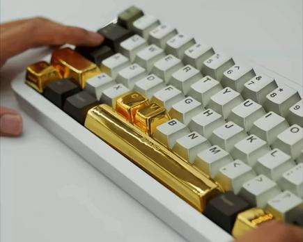 una empresa de cámaras recompensa a los mejores empleados con teclas de teclado de oro macizo de hasta 39 mill euros