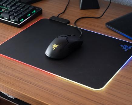 razer firefly v2 la alfombrilla que no necesitas, pero que deseas