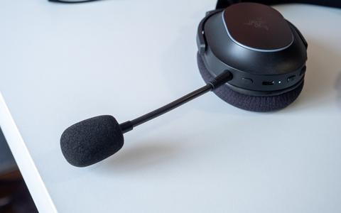 razer barracuda x chroma microfono