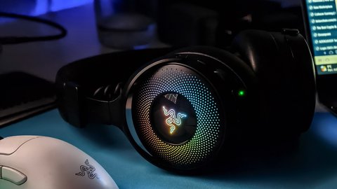 probamos los auriculares razer kraken v4 pro con respuesta háptioca sensa h d