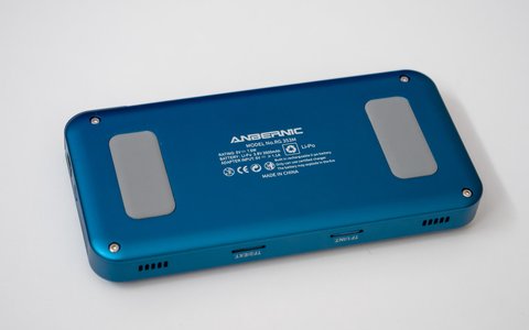 anbernic rg353m parte trasera
