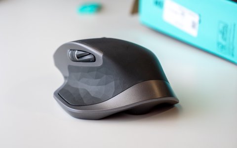 logitech mx master 2s detalle