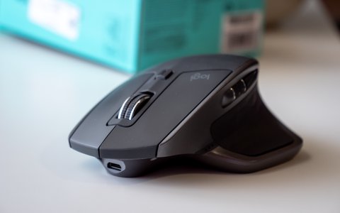 logitech mx master 2s frontal