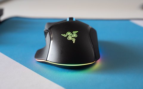 razer basilisk v3 pro 35k trasera