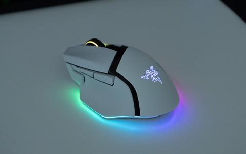 razer basilisk v3 pro iluminacion