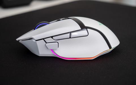 razer basilisk v3 pro lateral izquierdo