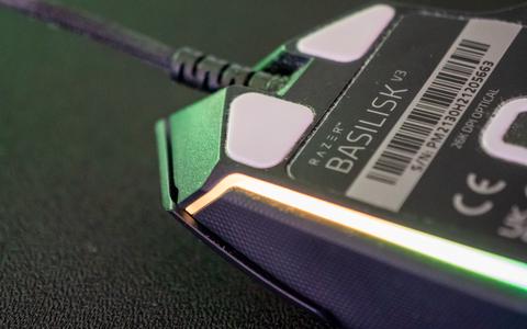 razer basilisk v3 detalle skates