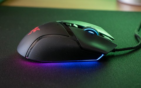 razer basilisk v3 lateral