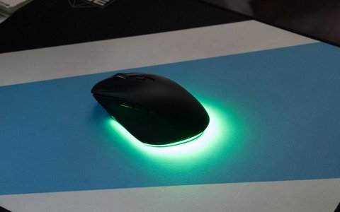 razer pro click v2 iluminacion noche