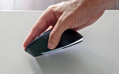 razer pro click v2 mano