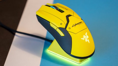 razer lanza su mejor ratón, el viper ultimate, en una impresionante versión de cyberpunk 2077
