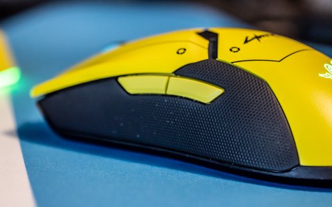 razer viper ultimate edicion cyberpunk 2077 lateral