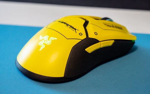 razer viper ultimate edicion cyberpunk 2077 laterales