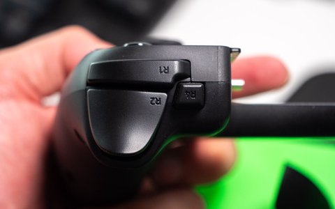 razer kishi ultra gatillos detalle