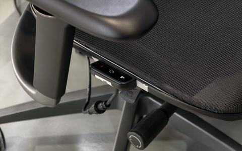 probamos el projecto arielle de razer la silla gaming con refrigeracion y calefaccion control