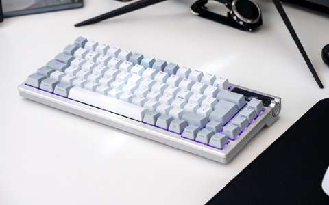 asus rog azoth detalle