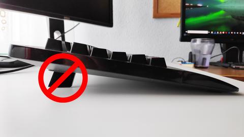 si te preocupa la ergonomía, no levantes las patas del teclado