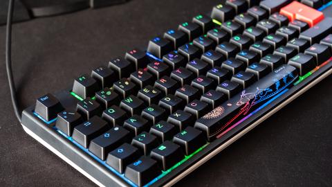 ducky one 2 r g b t k l probablemente el mejor teclado del mercado (para la mayoría de usuarios)