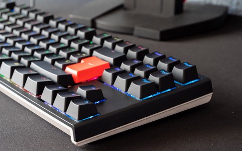ducky one 2 rgb tkl flechas