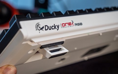 ducky one 2 rgb patas