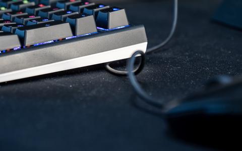 ducky one 2 rgb problema cable raton