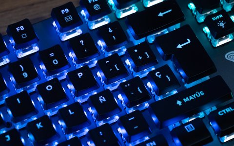 genesis thor 400 rgb leyendas