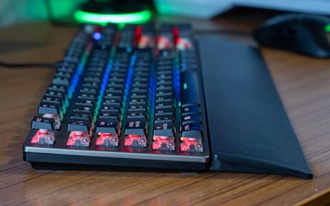 genesis thor 400 rgb perfil