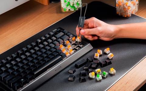 lanzamiento razer blackwidow v4 75 swtiches intercambiables