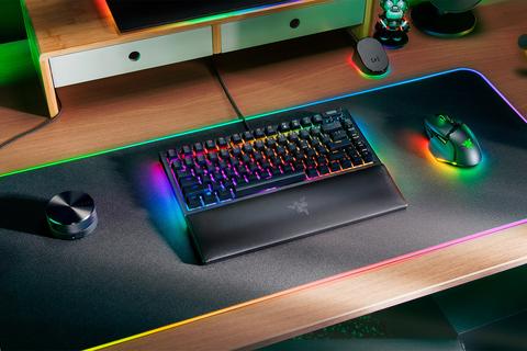 lanzamiento razer blackwidow v4 75