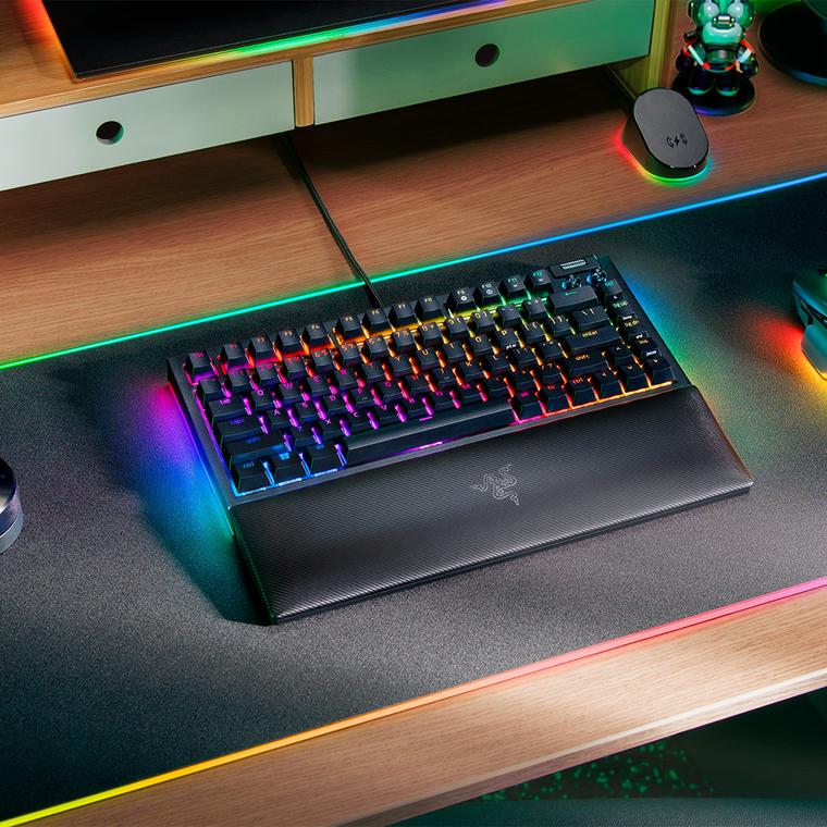 lanzamiento razer blackwidow v4 75