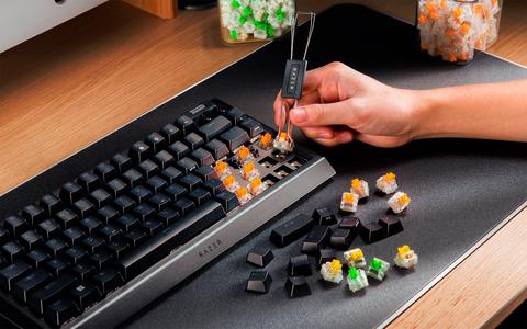 lanzamiento razer blackwidow v4 75 swtiches intercambiables