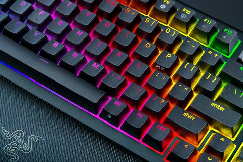 lanzamiento razer blackwidow v4 pro 75 rgb
