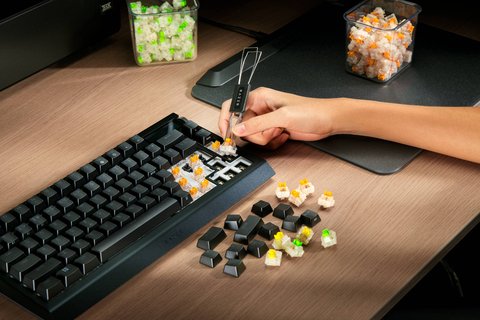 lanzamiento razer blackwidow v4 pro 75 switches
